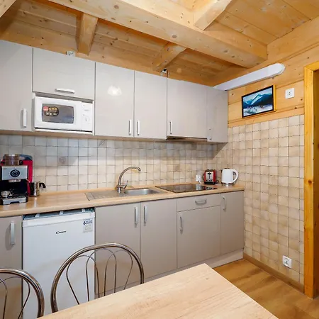 Lodge I Utadka - Obok Term